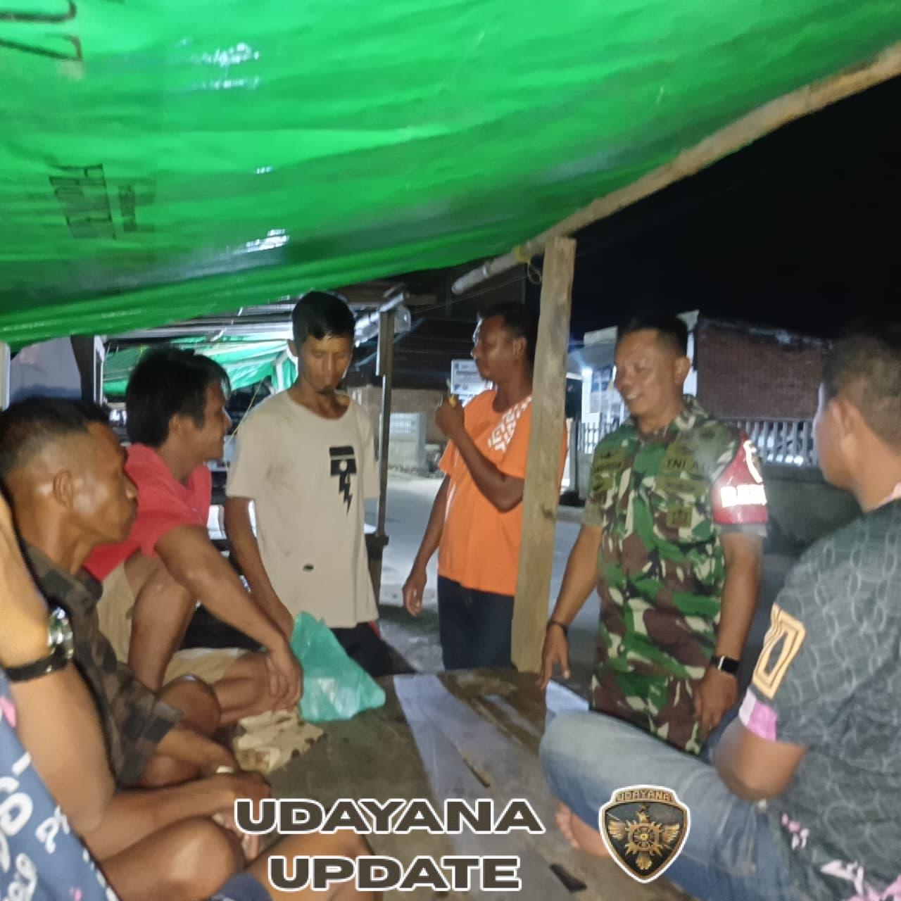 Babinsa Jala Ajak Pemuda Cegah Kenakalan Remaja Saat Ronda Malam di Hu’u