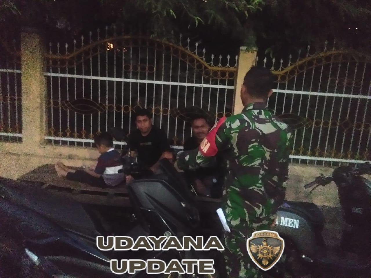 Babinsa Koramil 1608-02/Bolo Intensifkan Patroli Ronda Malam di Beberapa Desa