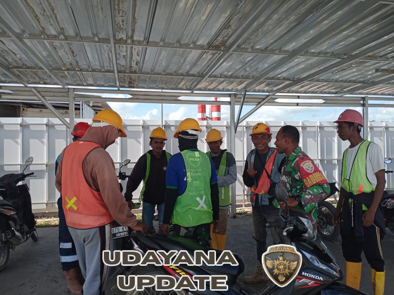 Babinsa Sertu Andre T Kawal Pembangunan Kawasan Sentra Industri Garam Nasional di Rote Ndao