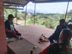 Pamwil dan Komsos, Babinsa Hadir Dekat dengan Warga Desa Nida