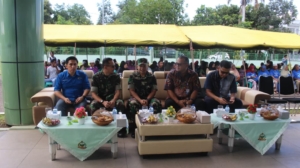 Babinsa Kodim 1608/Bima Ikut Daftarkan Warganya Operasi Katarak Gratis