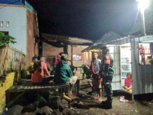 Koramil 1608-04/Woha Laksanakan Patroli Siskamling di Beberapa Desa Wilayah Kabupaten Bima