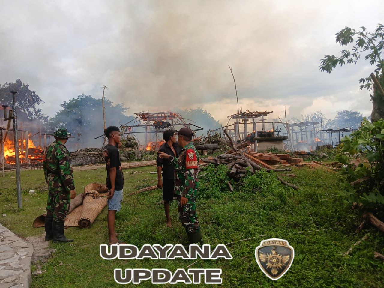 Rumah Situs Adat Kampung Yaru Wora Ludes Terbakar, Babinsa Walakaka Turun Bantu Warga