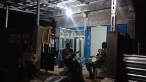 Koramil 1628-04/Poto Tano Gelar Patroli Malam, Sertu Jumadi Ajak Masyarakat Jaga Keamanan Wilayah