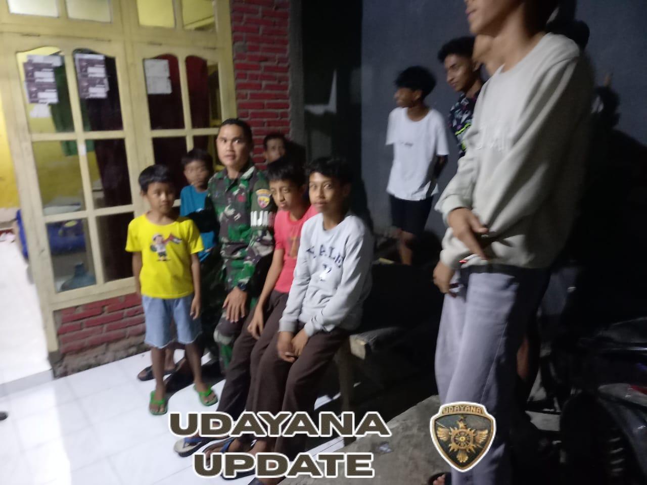 Patroli Malam Koramil 1628-01/Taliwang Jaga Kondusifitas Wilayah