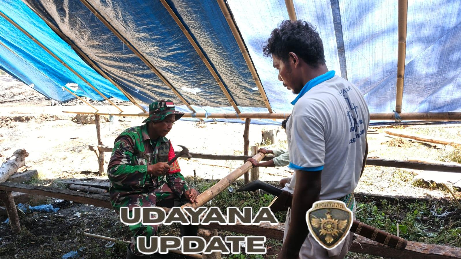 Babinsa Walakaka Dirikan Tenda untuk Warga Korban Kebakaran di Kampung Yaru Wora