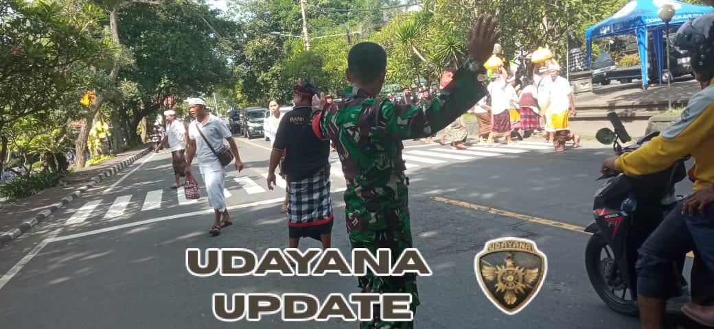 TNI Polri Dan Pecalang Di Desa Pesinggahan Kawal Upacara Keagamaan