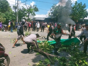 TNI–Polri Berhasil Redam Situasi dan Buka Akses Jalan Lintas Provinsi Bima–Sumbawa