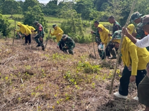 Kapten Iwan Susanto Pimpin Aksi Ketahanan Pangan di Kecamatan Parado