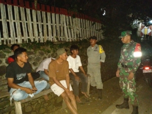 Himbauan Babinsa Kole: Warga Diminta Segera Laporkan Hal Mencurigakan