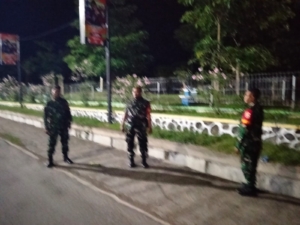 Serma Rizaludin Pimpin Patroli Batas Kota dan Siskamling di Kelurahan Matakando