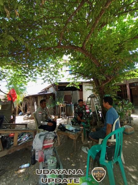 Babinsa Oebufu Tingkatkan Keamanan Lingkungan Melalui Komsos Warga