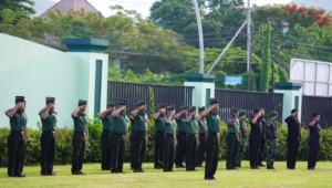 Tegakkan Disiplin Satuan, Kapten Inf. Manirili Pimpin Langsung Upacara Bendera Kodim 1630/Manggarai Barat