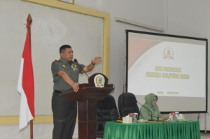 Danrem 161/Wira Sakti Brigjen TNI Hendro Cahyono Pimpin Jam Komandan
