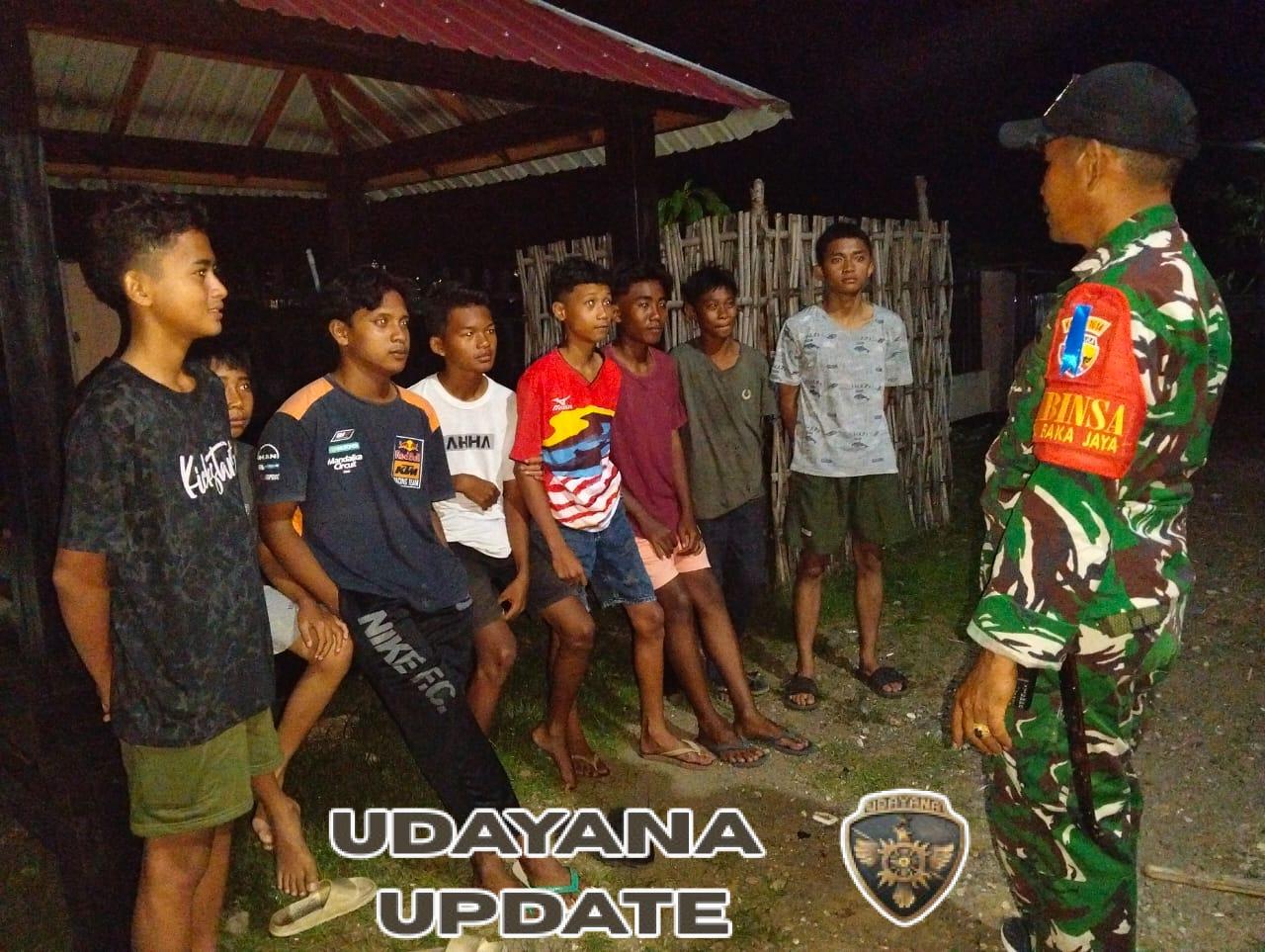 Babinsa Bakajaya Tingkatkan Kamtibmas Lewat Ronda Malam Bersama Pemuda Wawo Selatan