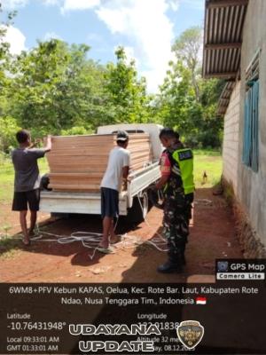 Babinsa Batutua Terima Material Pembangunan KDKMP di Desa Oelua