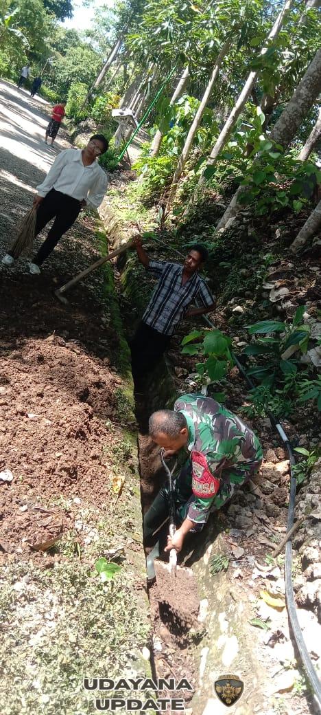 Babinsa Koramil 1621-01 SoE Tinjau Pengungsian Kuatae, Logistik Menipis, Warga Masih Bertahan 9 Bulan