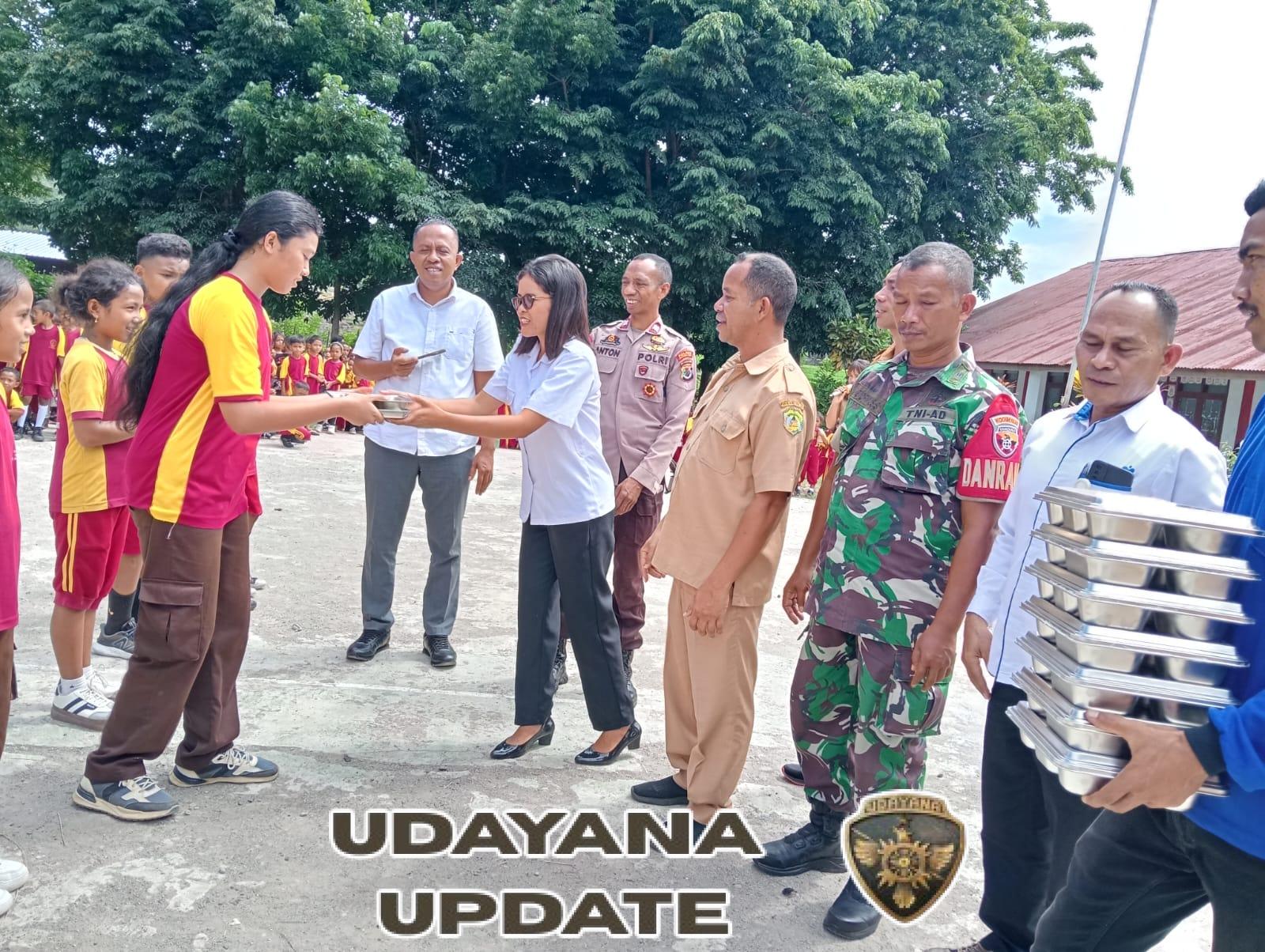 Garda Terdepan Gizi Bangsa: Koramil Lembor Kawal Suksesnya Hari Pertama SPPG di SDI Wae Nakeng