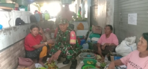 Babinsa Wolowaru Laksanakan Komsos dan Pamwil di Desa Koanara, Pastikan Keamanan Terjaga