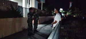 Anggota Koramil 1630-01/Komodo Jamin Stabilitas di Labuan Bajo