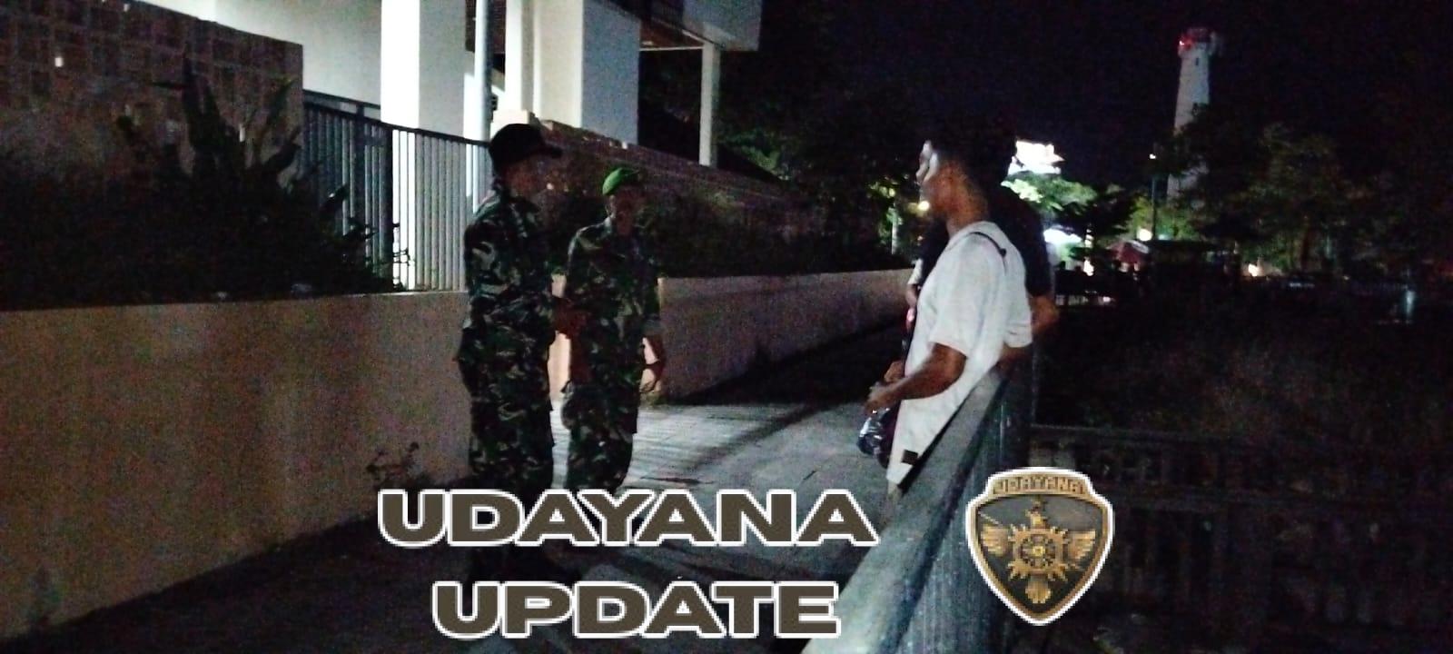 Anggota Koramil 1630-01/Komodo Jamin Stabilitas di Labuan Bajo