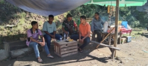 Babinsa Koramil 1602-02/Wolowaru Gelar Komsos dan Pamwil di Desa Detupera