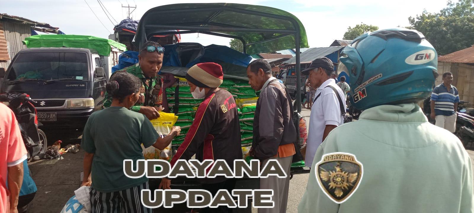 Babinsa Koramil 1625-03/Boawae Dukung Kelancaran GPM di Pasar Raja