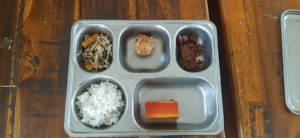 Program MBG Sasar 17 Sekolah, 1 Posyandu: 3.040 Siswa di Rote Ndao Terima Menu Bergizi