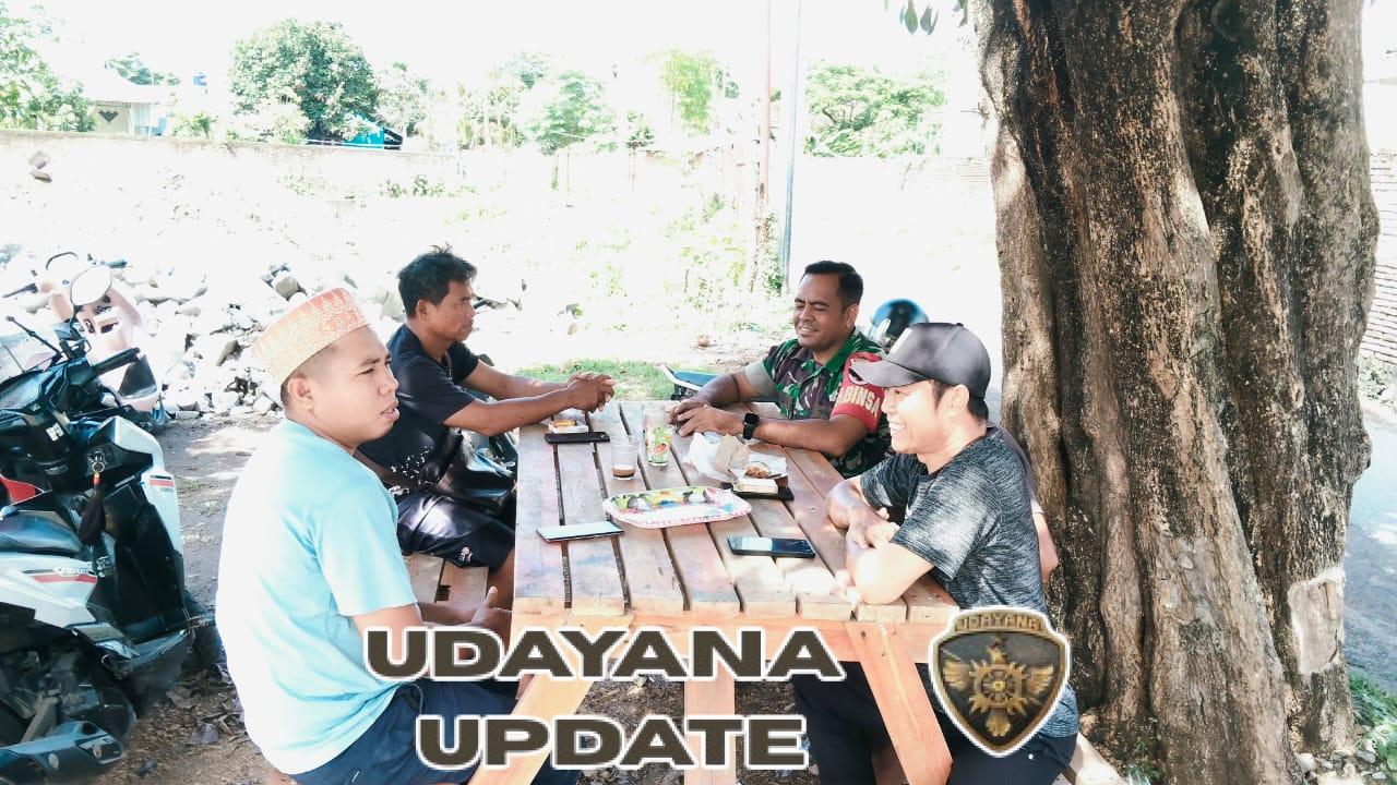 Babinsa Koramil 1628-02/Sekongkang Gelar Komsos dan Pantau Kamtibmas di Kecamatan Maluk