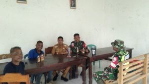 Babinsa Bahas Kesiapsiagaan Bencana Saat Musim Hujan Tiba