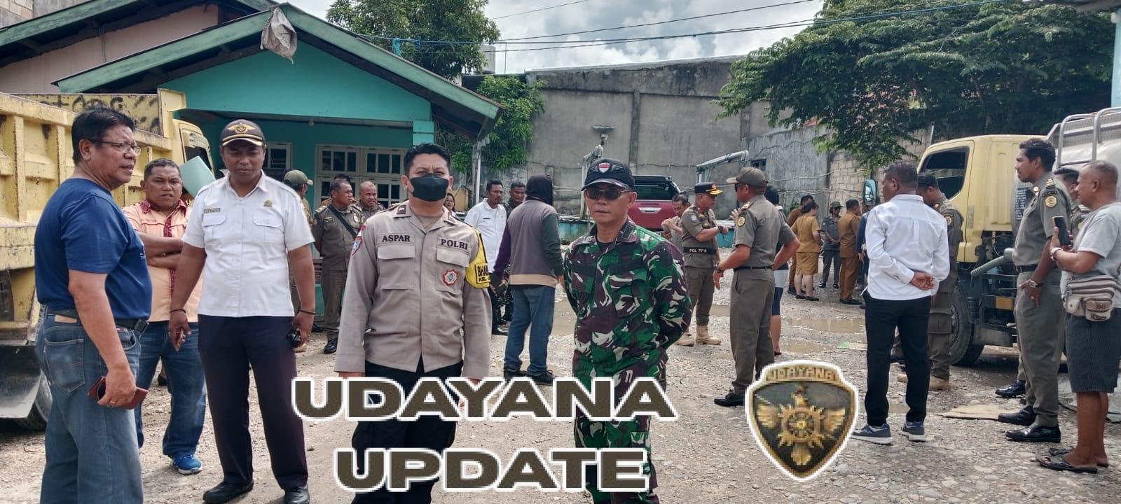 Babinsa Kawal Negosiasi Terkait Kerusakan Jalan Pulau Indah