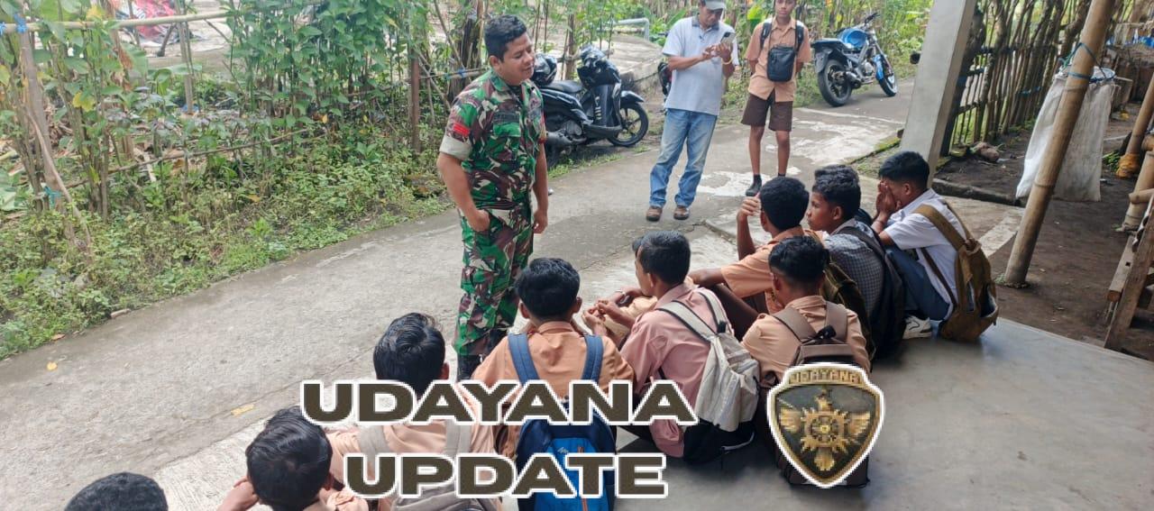 Babinsa Koramil 1602-01 Gelar Komsos, Tanamkan Disiplin dan Wawasan Kebangsaan kepada Pelajar