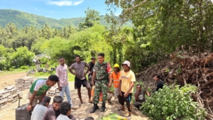 Babinsa Koramil 1602-04 Maurole Laksanakan Pamwil dan Komsos, Warga Loboniki Antusias