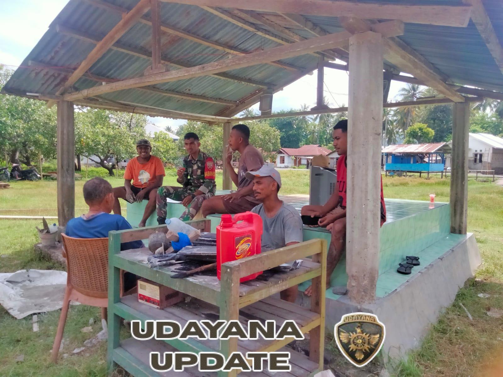 Babinsa Koramil 1602-04 Maurole Gelar Pamwil dan Komsos di Desa Ranakolo Selatan