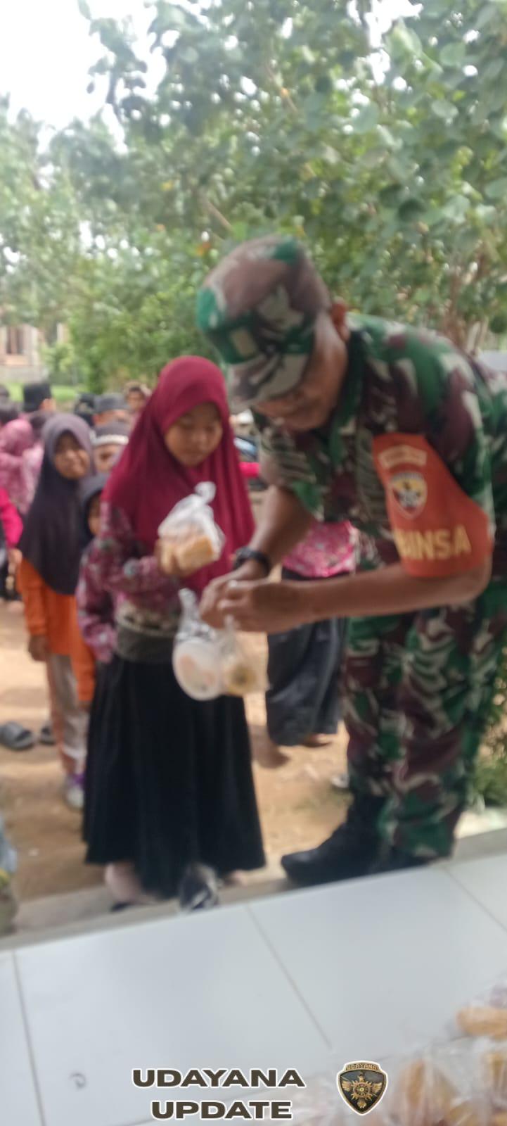 Koramil 1628-03/Seteluk Kawal Pelaksanaan MBG untuk Siswa di Desa Lamusung