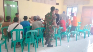 Koramil 1628-04/Poto Tano Monitoring Pembagian Kartu KSB Maju di Desa Mantar