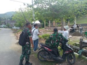 Babinsa Labuhan Kertasari Dampingi Kunjungan Tim PT Agrinas ke Lokasi KDKMP