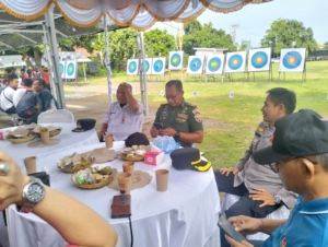 “Babinsa Banyuasri Kawal Ketat Pembukaan Buleleng Archery Cup VIII 2025”