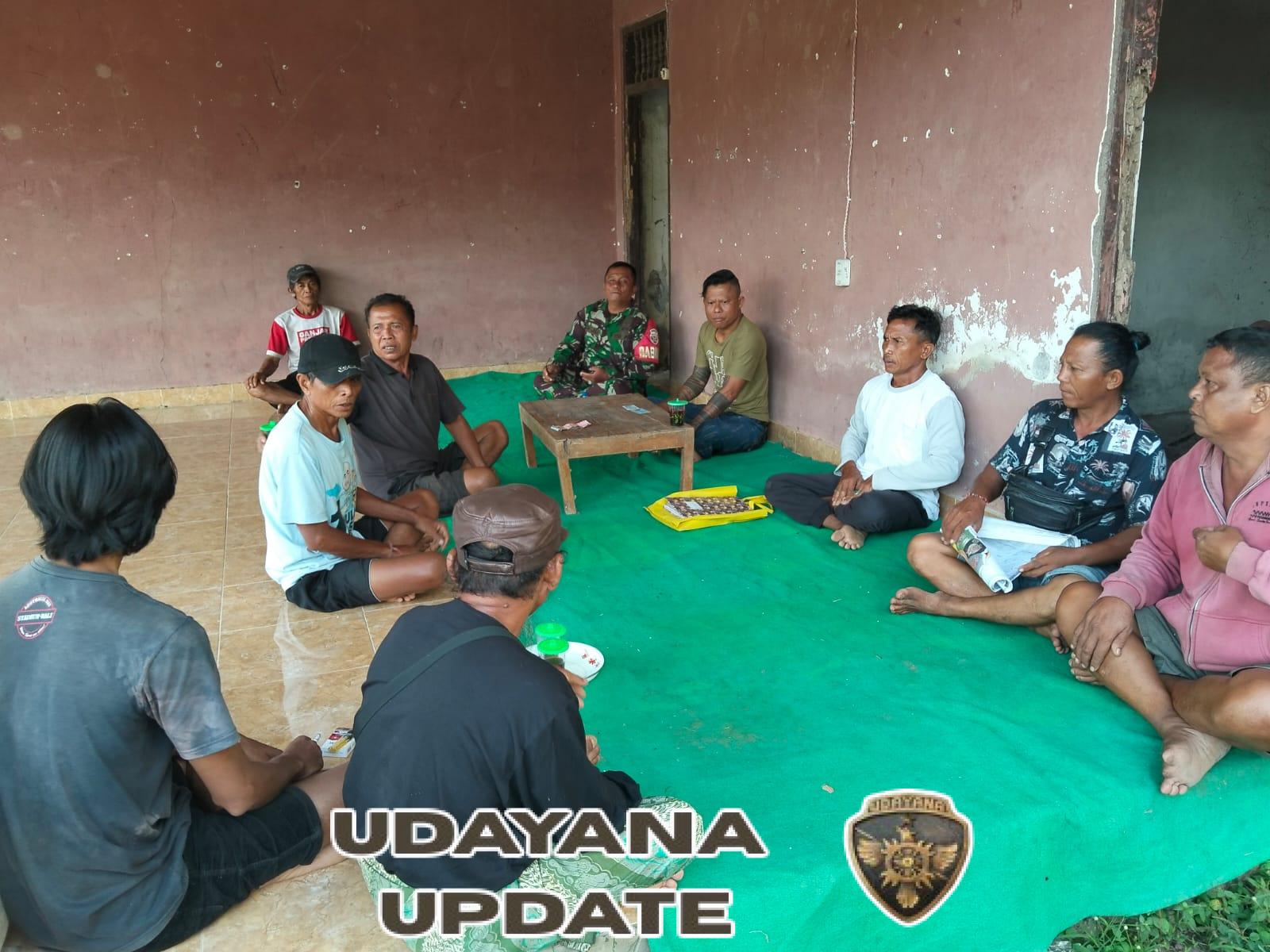 Babinsa Pangkungparuk Hadiri Paruman Subak Setra Dagang di Dusun Laba Amerta