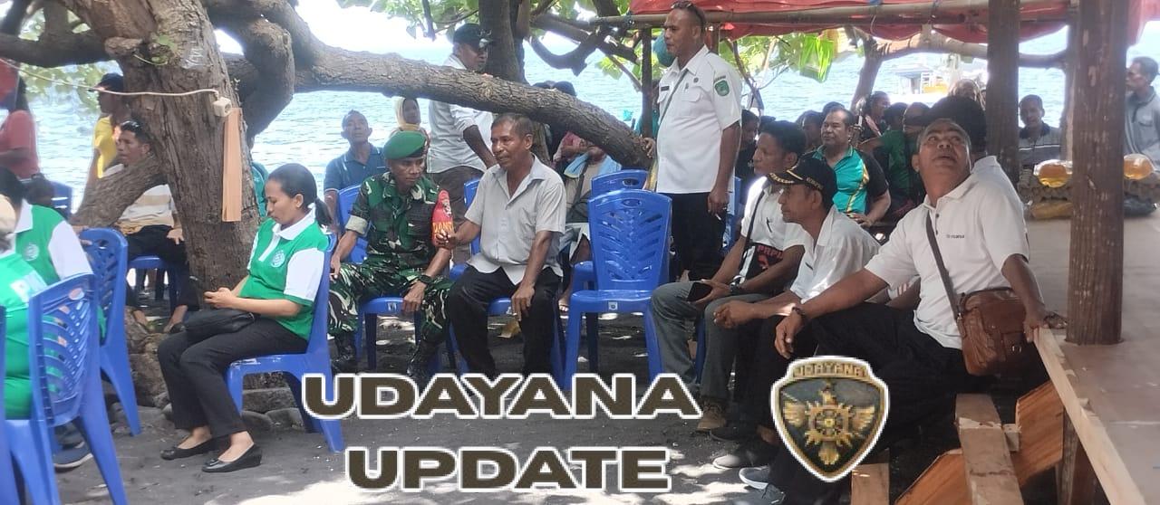 Babinsa Inerie Dampingi Kegiatan Hari Ibu dan Pembagian Bansos di Pantai Laikona