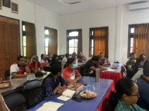 Babinsa Lembongan Hadiri Musdes Terkait Koperasi Desa Merah Putih