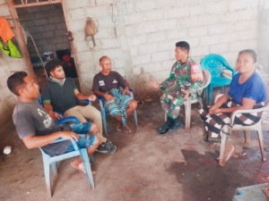 Babinsa Naitae Ajak Warga Perkuat Informasi Lingkungan