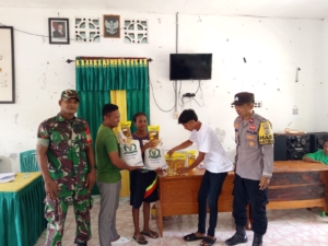Pendampingan Penyaluran Bantuan Pangan di Desa Fuafuni
