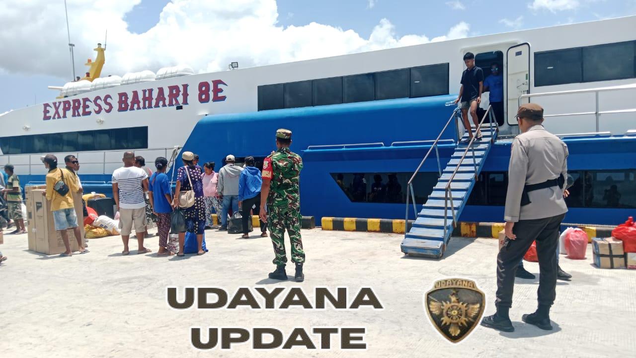 Babinsa Koramil 1627-01/Baa Lakukan Pemantauan Arus Kapal di Pelabuhan Ba’a