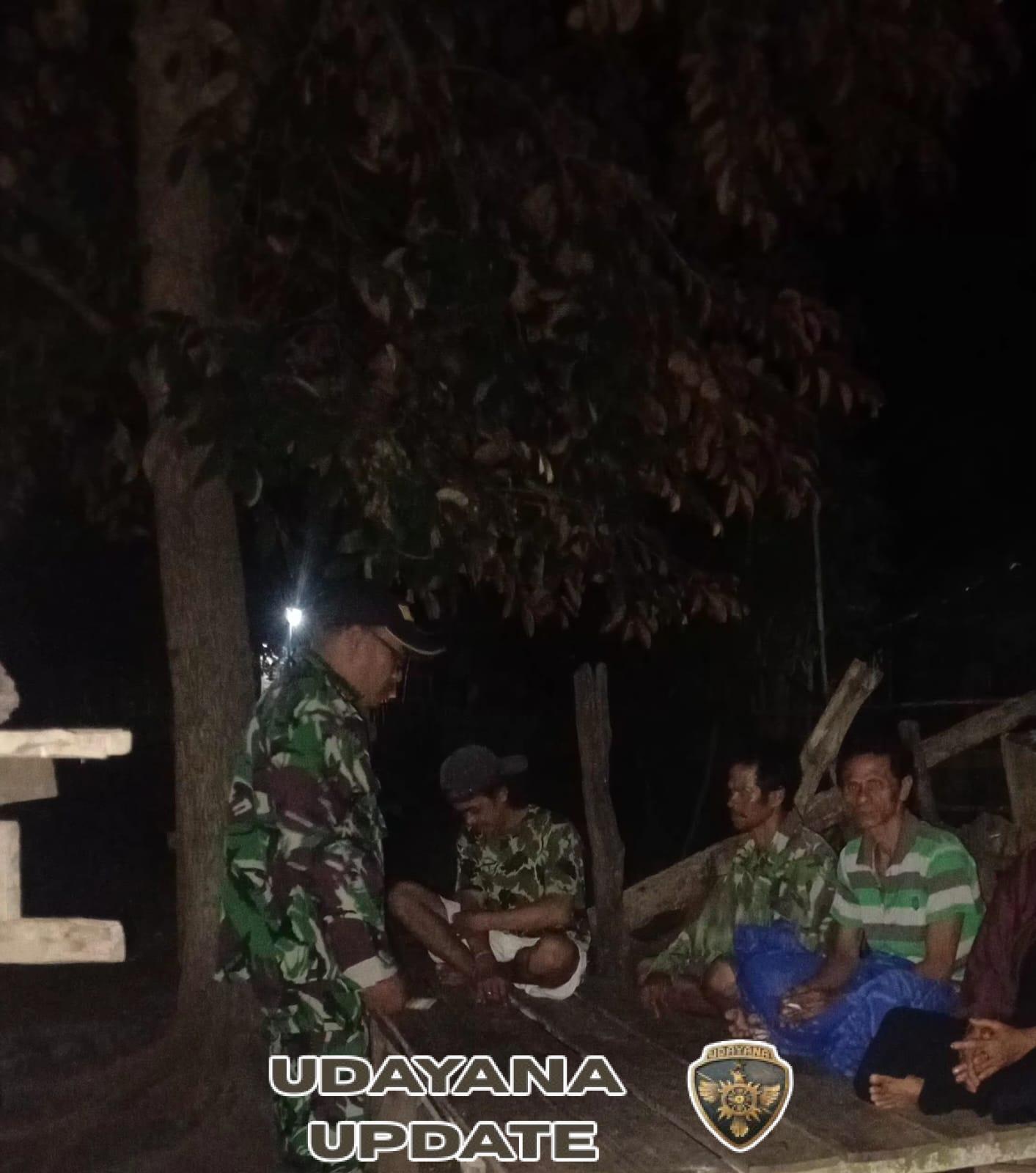 Babinsa Manggelewa Ronda Malam Bersama Warga Dusun Depa Jaya