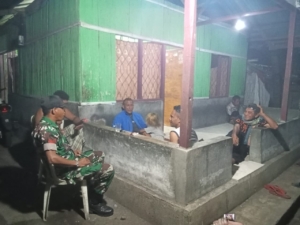 Babinsa Koramil 1625-02/Aimere Gelar Patroli Malam, Wilayah Tetap Kondusif