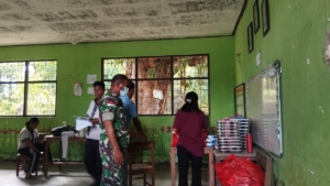 Pendampingan Babinsa di Rote Timur: 3.002 Pelajar Terima Makanan Bergizi Gratis