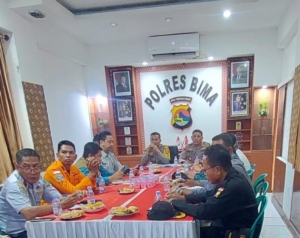 Rapat TNI – Polri Digelar di Polres Bima ,BMKG Ingatkan Cuaca Ekstrem.