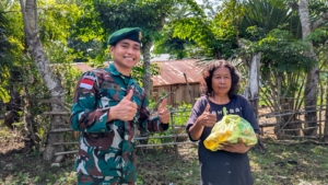 Satgas Pamtas Yonarmed 12 Gelar Jumat Berkah untuk Warga Atambua