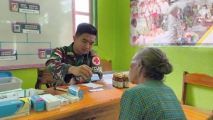 ‎Sinergi Kemanusiaan, Satgas Pamtas Yonarhanud 2 Kostrad Adakan Pengobatan Gratis bersama Yayasan Tangan Pengharapan